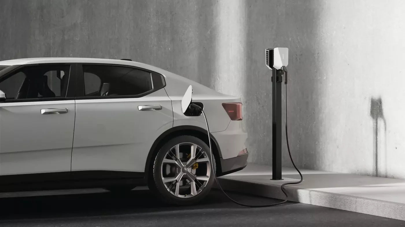 Easee Charge Core 22 kW asennettuna omakotitalon latauspisteeseen