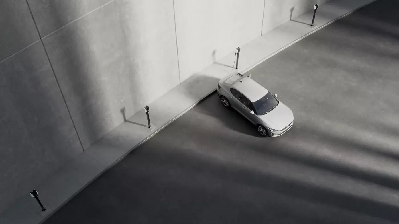 Easee Charge Core 22 kW taloyhtiön pysäköintialueella