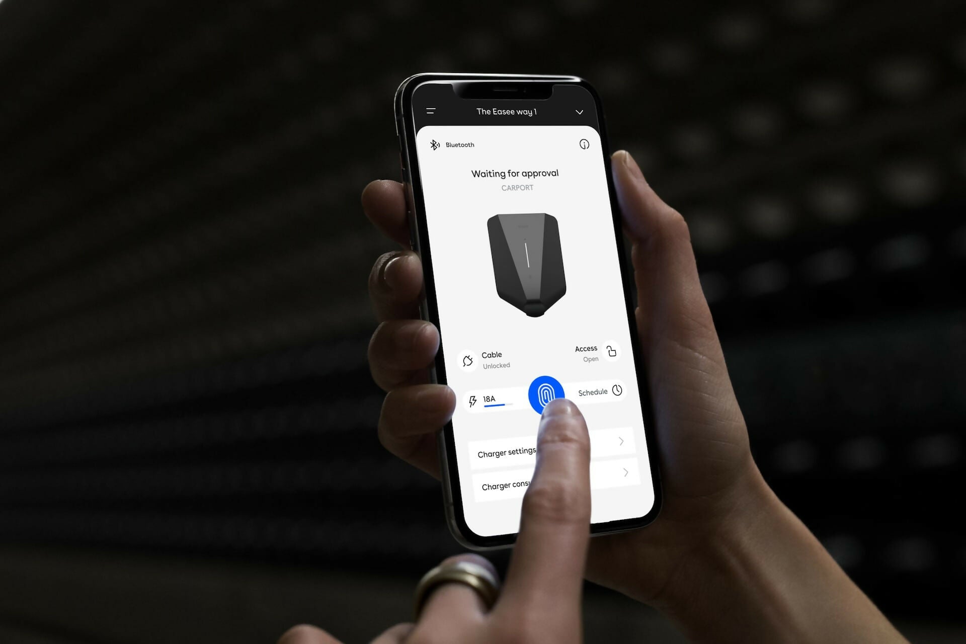 Easee Charge Up latausaseman ohjaus mobiilisovelluksella