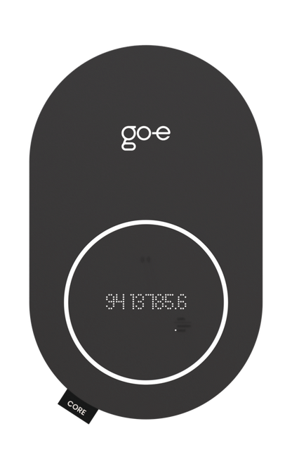 go-e Charger CORE 22 kW latausaseman etunäkymä integroidulla näytöllä