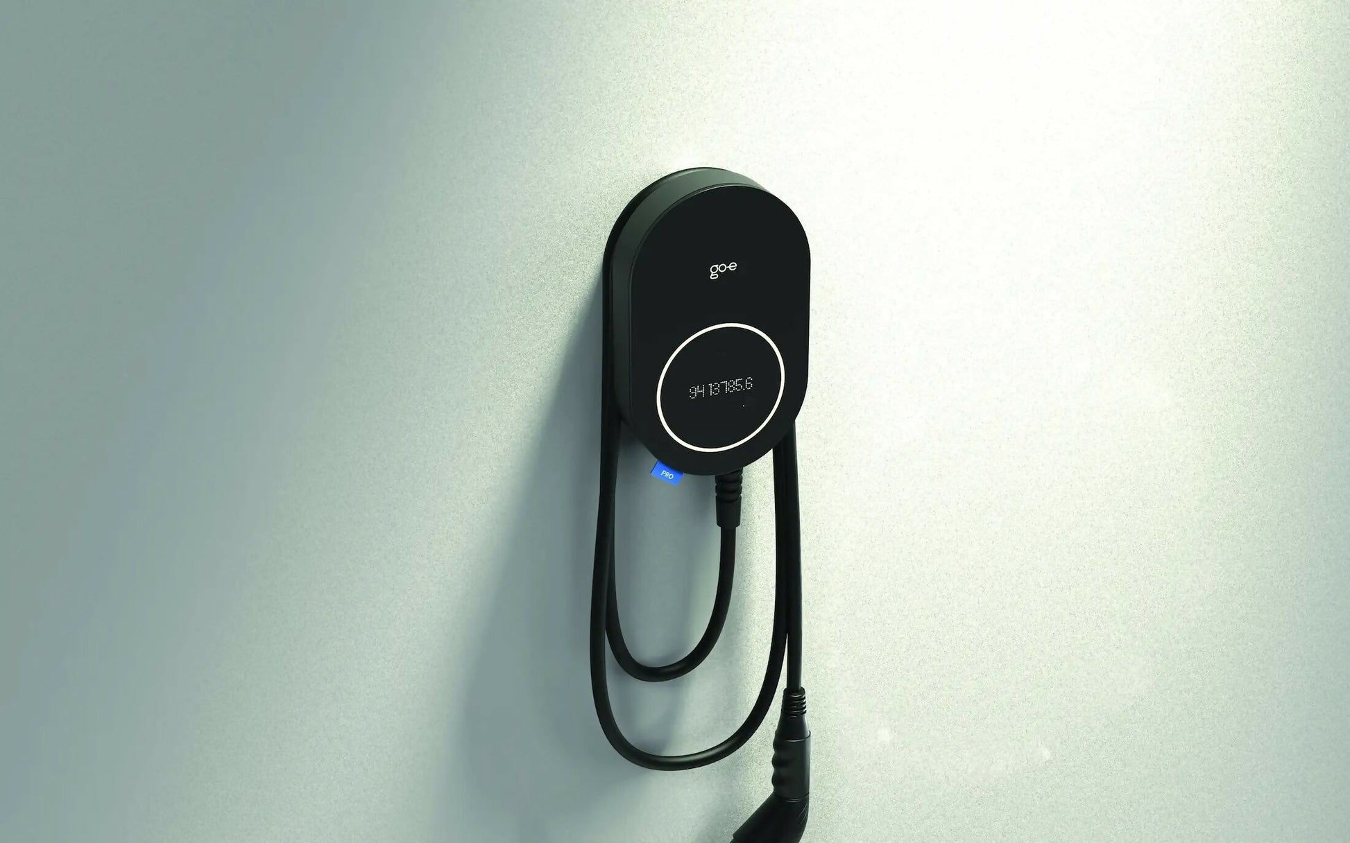 go-e Charger CORE latausasema ja Type 2 latauskaapeli sähköauton lataukseen
