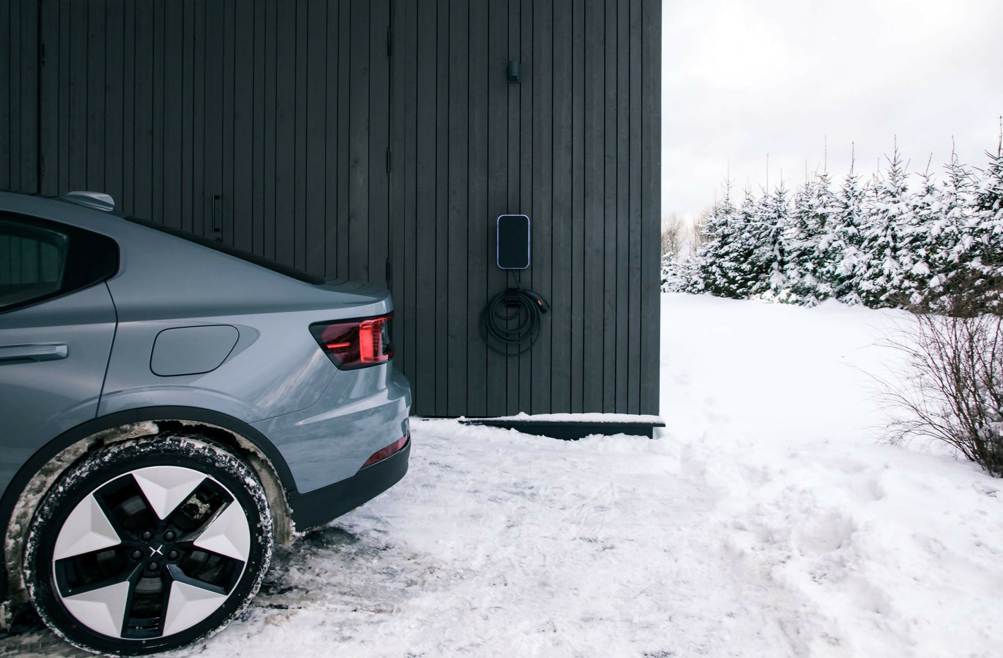 VOOL Charger 22 kW -latausasema asennettuna eaturilta