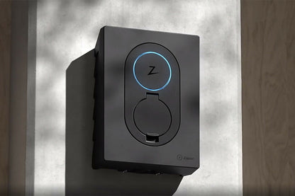 Zaptec Go latausasema asennettuna seinään eLaturilta