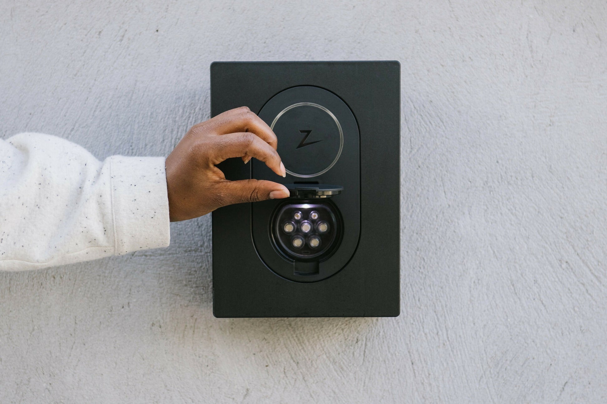 Zaptec Go latausasema 22 kW, Type 2 latauspistoke eLaturilta